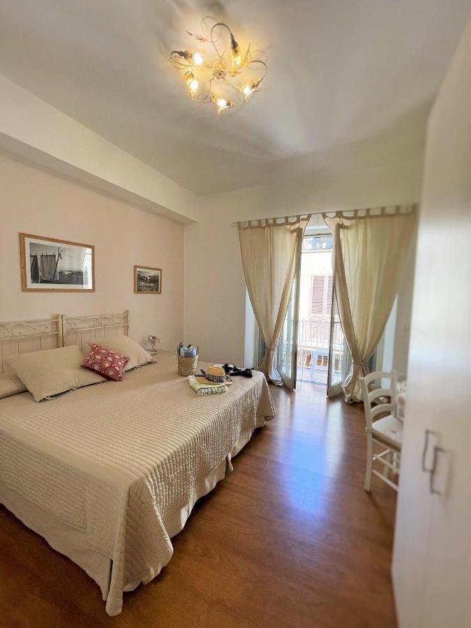 B&B Evelyne Taormina Exterior photo
