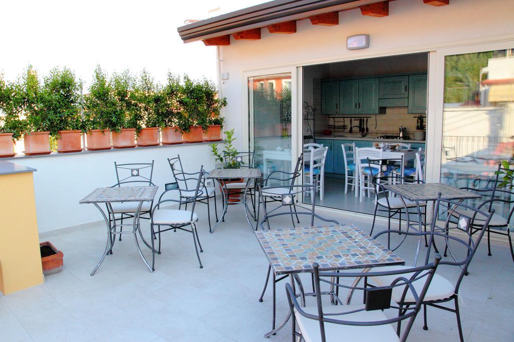 B&B Evelyne Taormina Exterior photo