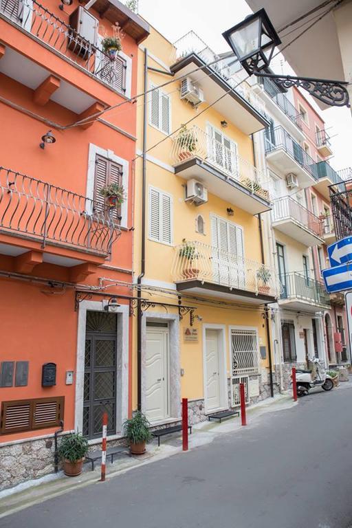 B&B Evelyne Taormina Exterior photo