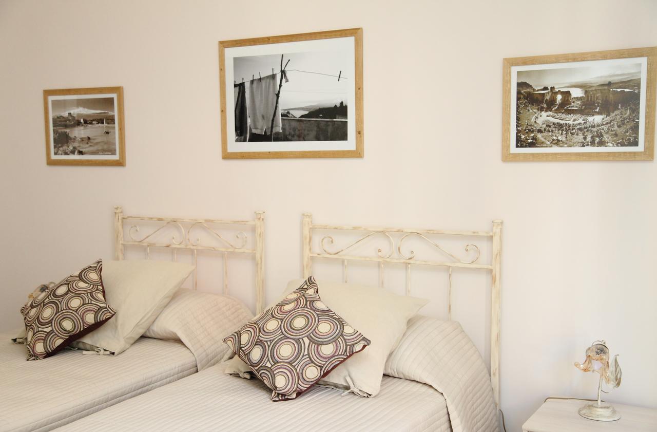 B&B Evelyne Taormina Exterior photo